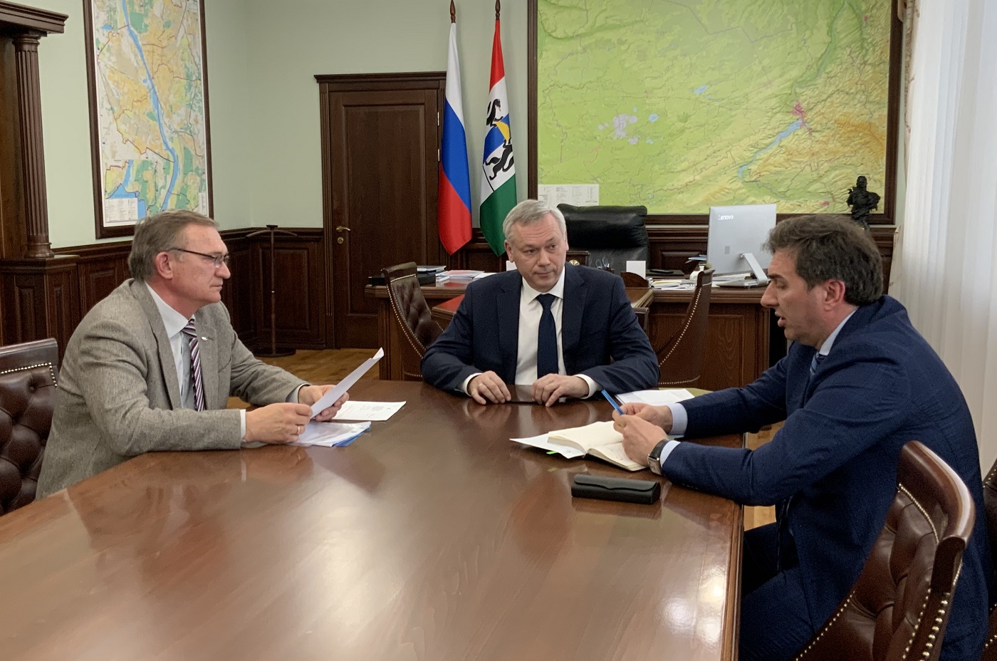 Губернатор Андрей Травников провел встречу с председателем НОАВ Сергеем Дорофеевым