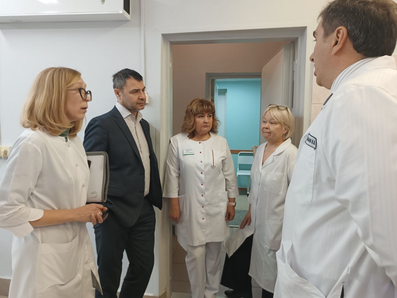 Количество коек дневного стационара увеличат в отделении поликлиники № 7 на улице Богаткова