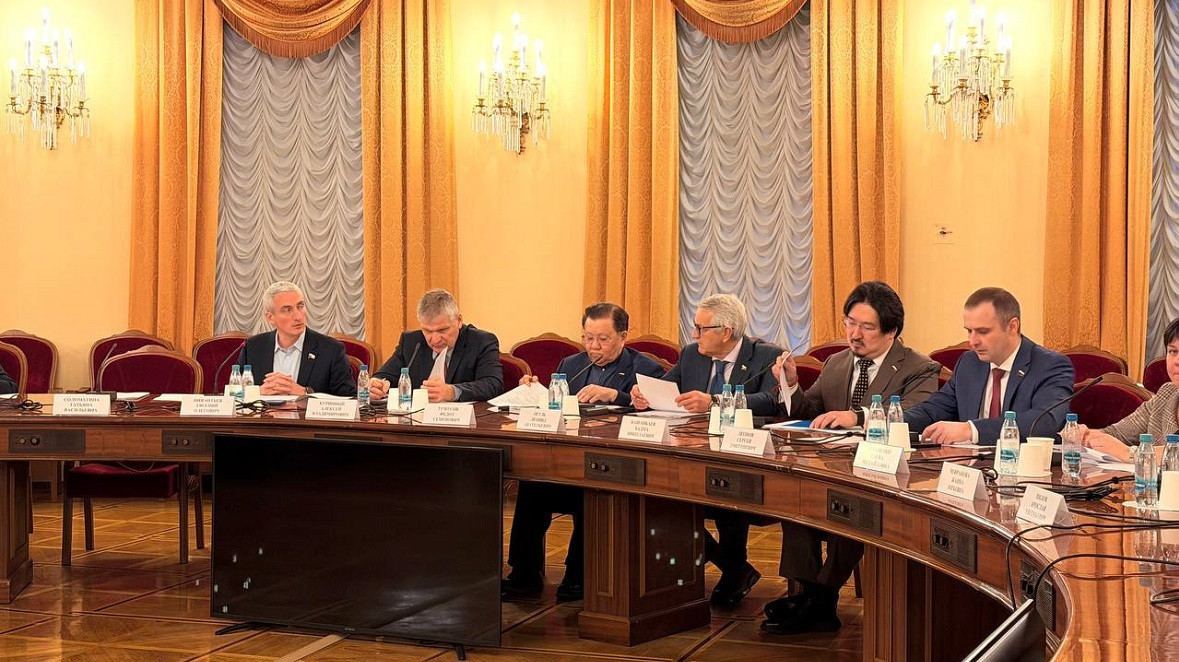 Профильный комитет не поддержал законопроект о праве сменить поликлинику раз в квартал