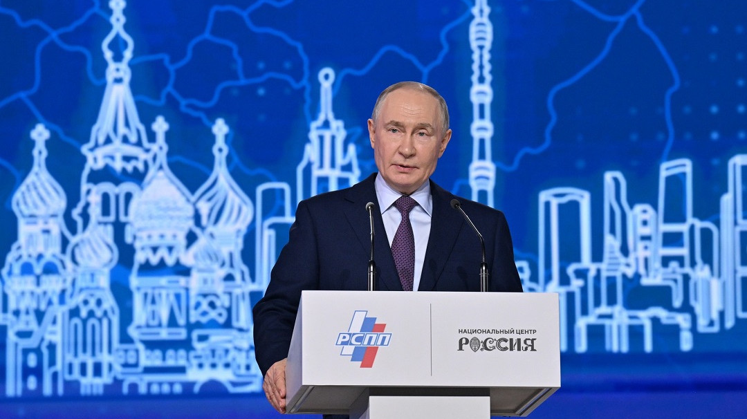 Владимир Путин поручил снизить «бумажную нагрузку» на врачей