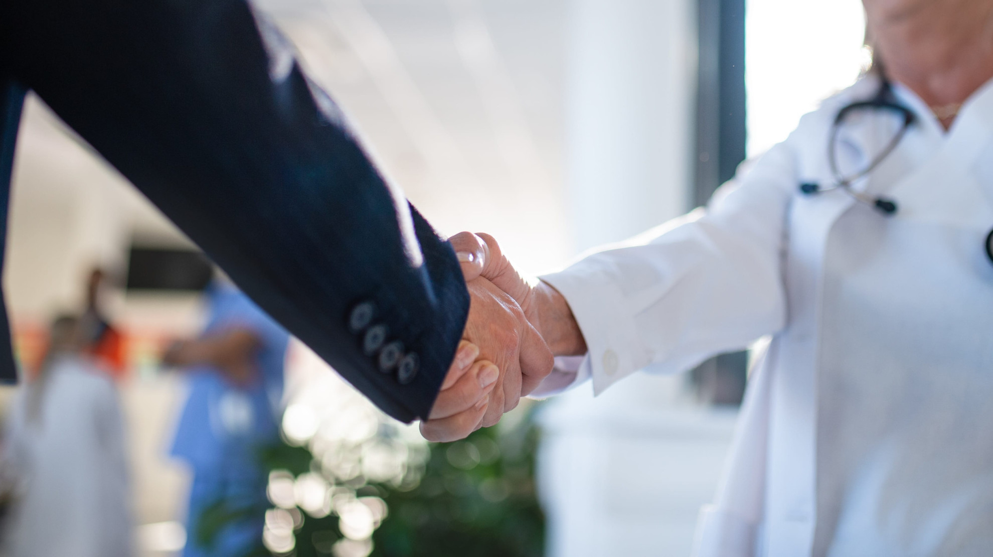 Эксперт назвал барьеры для страхования профессиональной ответственности врача