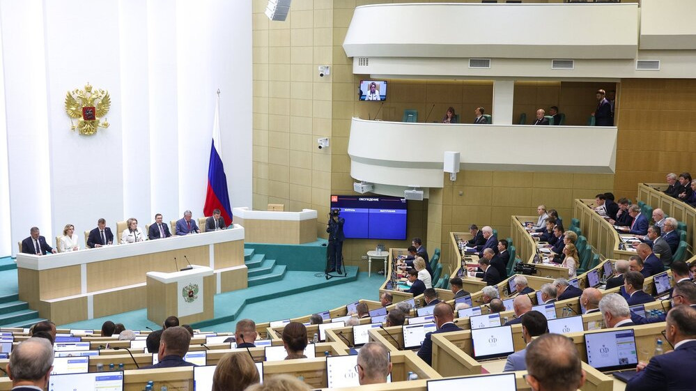 Совет Федерации одобрил закон о поддержке молодых врачей за счет регионов